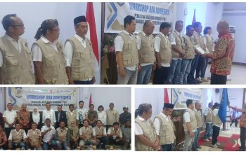 Abdul Saleh Ucapkan Terima Kasih Pada Iskandar Djiada Saat Terima Bendera PWI Siap Berkibar di Banggai