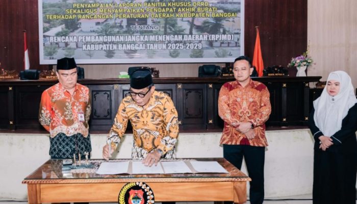 Agenda Sidang Paripurna DPRD Banggai Rancangan Akhir RPJMD 2025/2029 Anggota Setujui Sembilan Program Gerbang